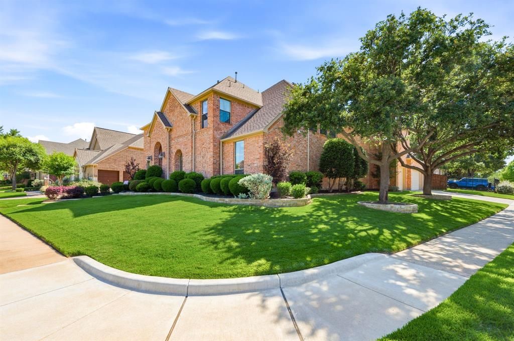 Side exterior and corner lot